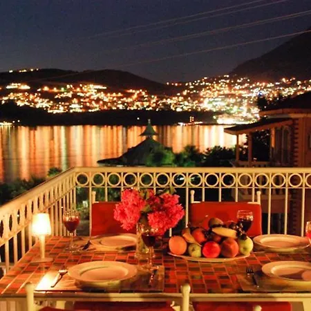 Sleeps 4 Pool Air Con Wifi Vilă Kalkan