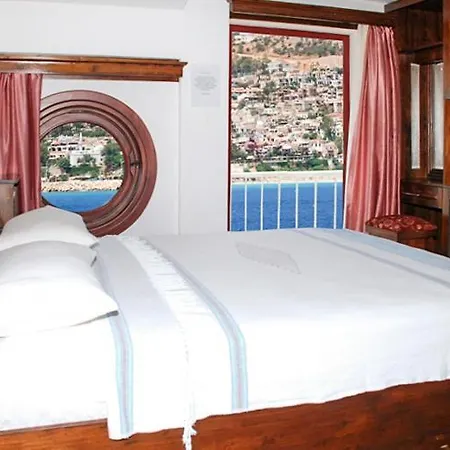 Sleeps 4 Pool Air Con Wifi *