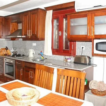 Sleeps 4 Pool Air Con Wifi Villa *